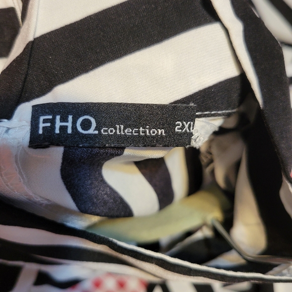 Sexy Black and white striped blouse...2xl.. - Picture 8 of 13